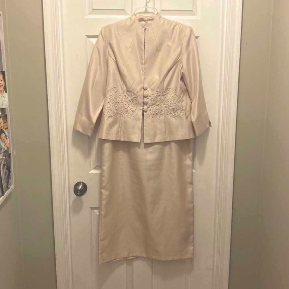 Miss Dorby size 8P long cream colored dress with jacket